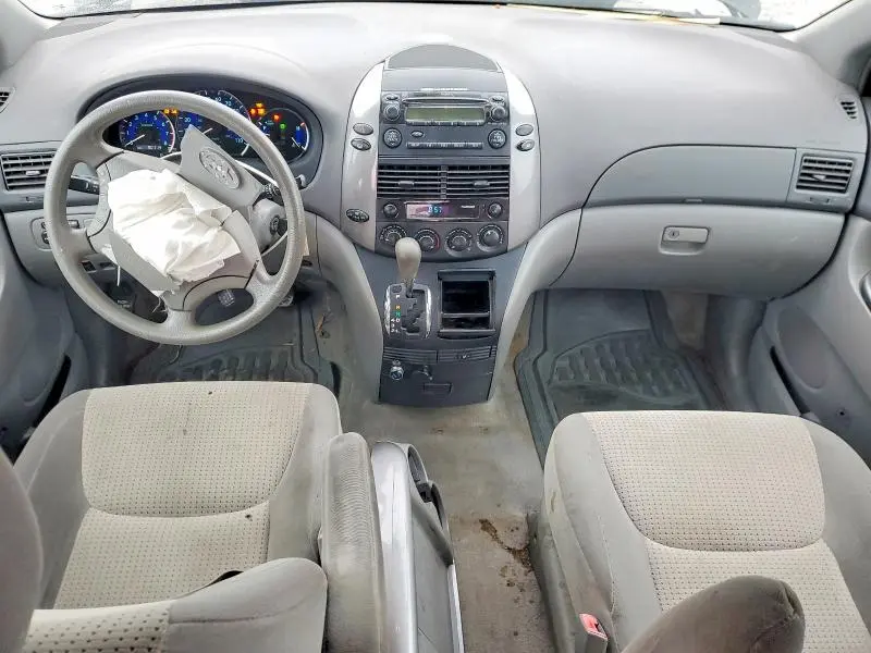 2010 TOYOTA SIENNA CE  