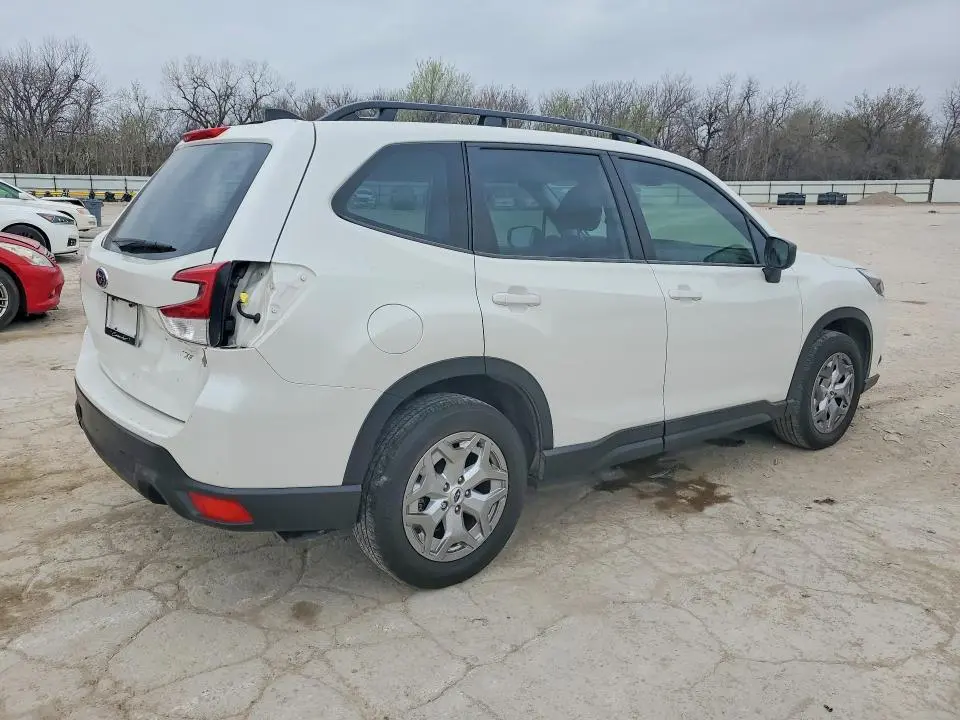 2024 SUBARU FORESTER   