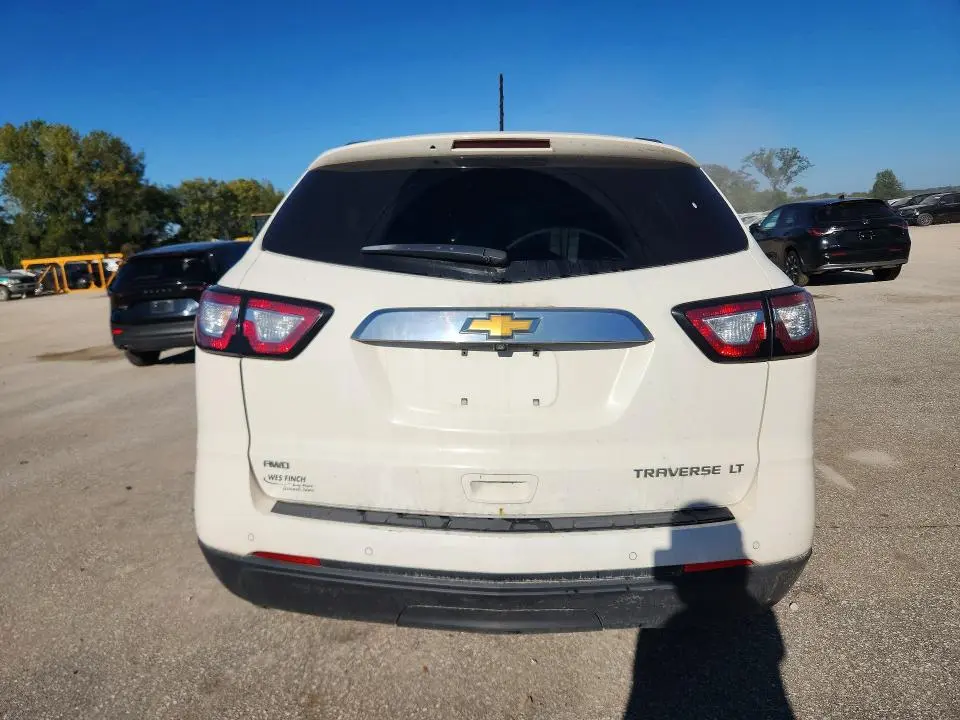2015 CHEVROLET TRAVERSE LT  