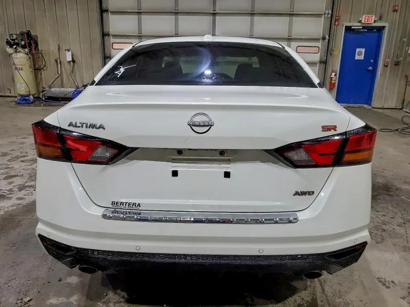 2023 NISSAN ALTIMA SR  