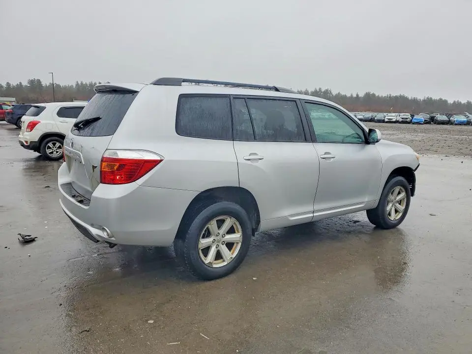 2010 TOYOTA HIGHLANDER SE  