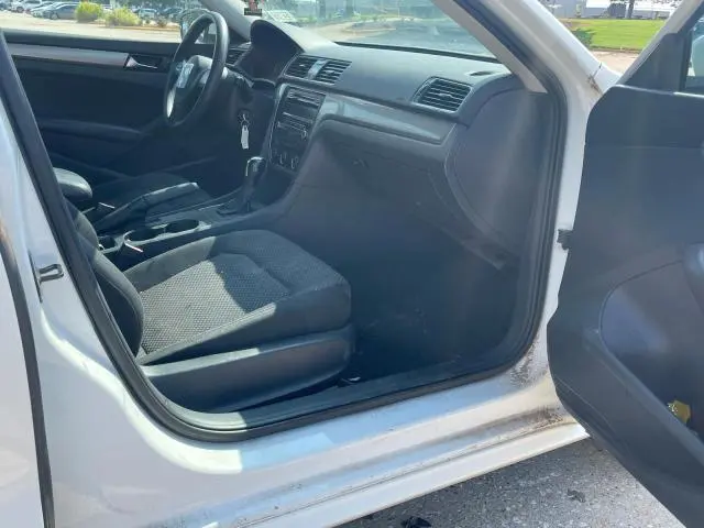 2014 VOLKSWAGEN PASSAT S  