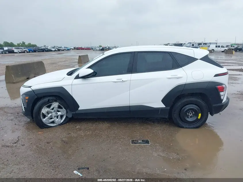 2025 HYUNDAI KONA SE