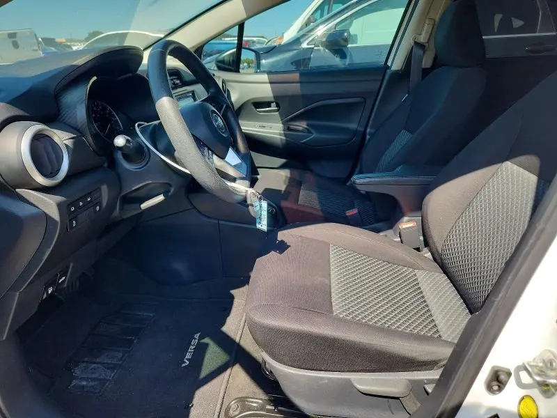 2021 NISSAN VERSA S  