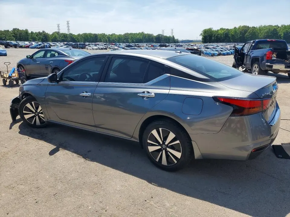 2022 NISSAN ALTIMA SV  