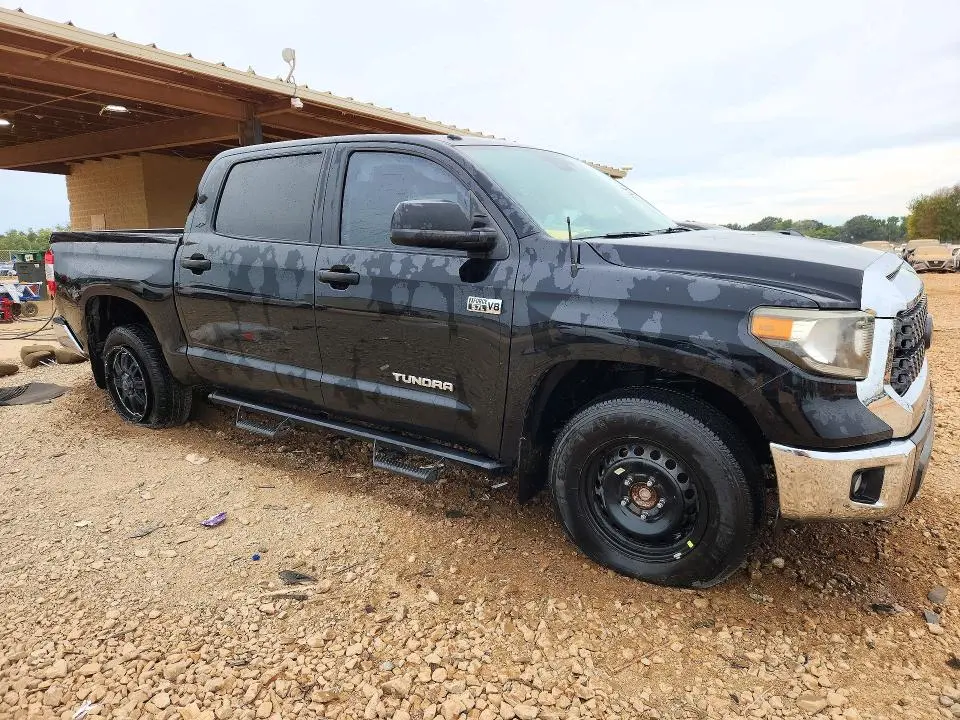 2018 TOYOTA TUNDRA CREWMAX SR5  