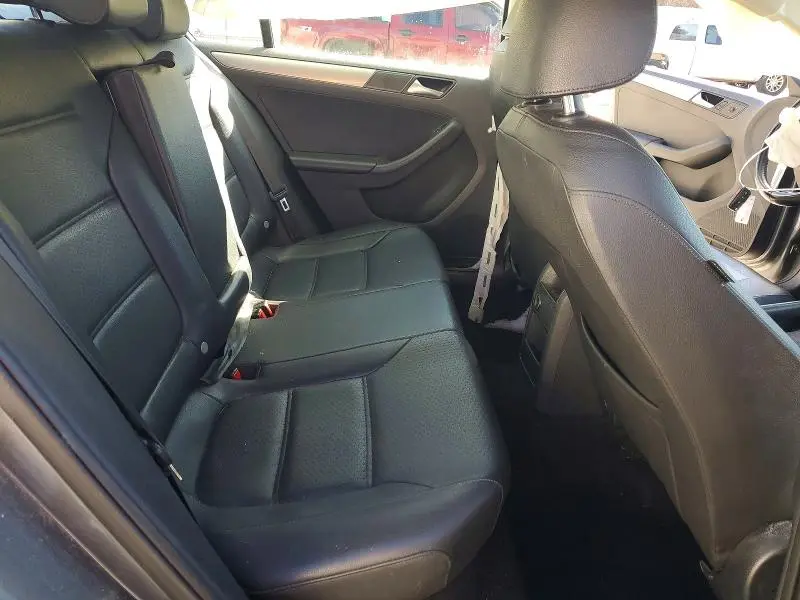 2016 VOLKSWAGEN JETTA SE  