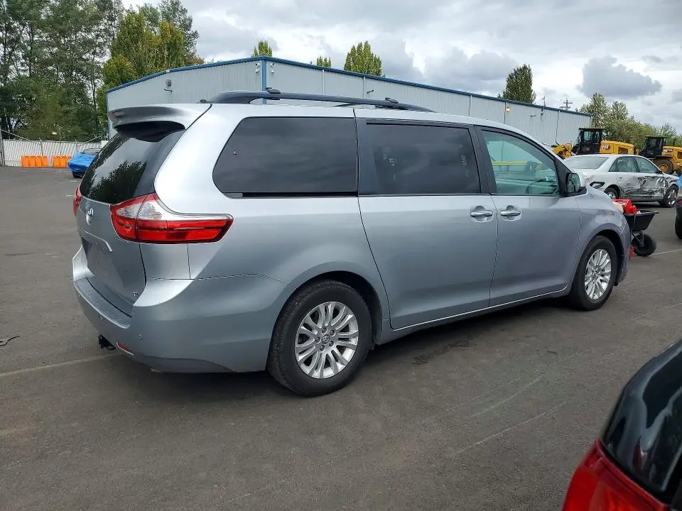 2017 TOYOTA SIENNA XLE 8-PASSENGER  