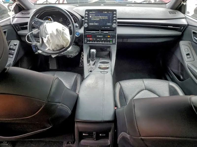 2019 TOYOTA AVALON XSE  