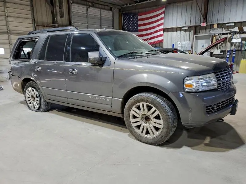 2013 LINCOLN NAVIGATOR   