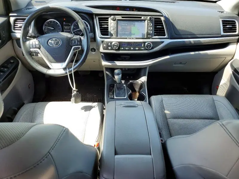 2017 TOYOTA HIGHLANDER LIMITED PLATINUM  