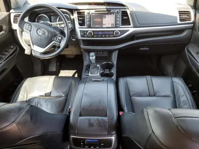 2018 TOYOTA HIGHLANDER SE  