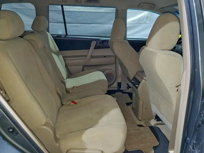 2010 TOYOTA HIGHLANDER   