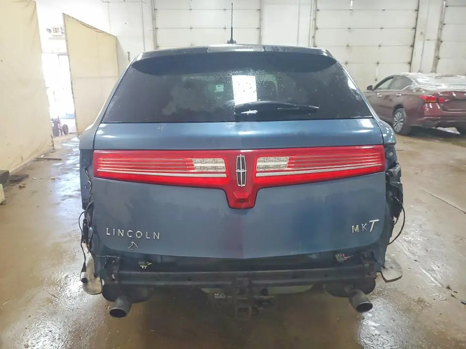2018 LINCOLN MKT   