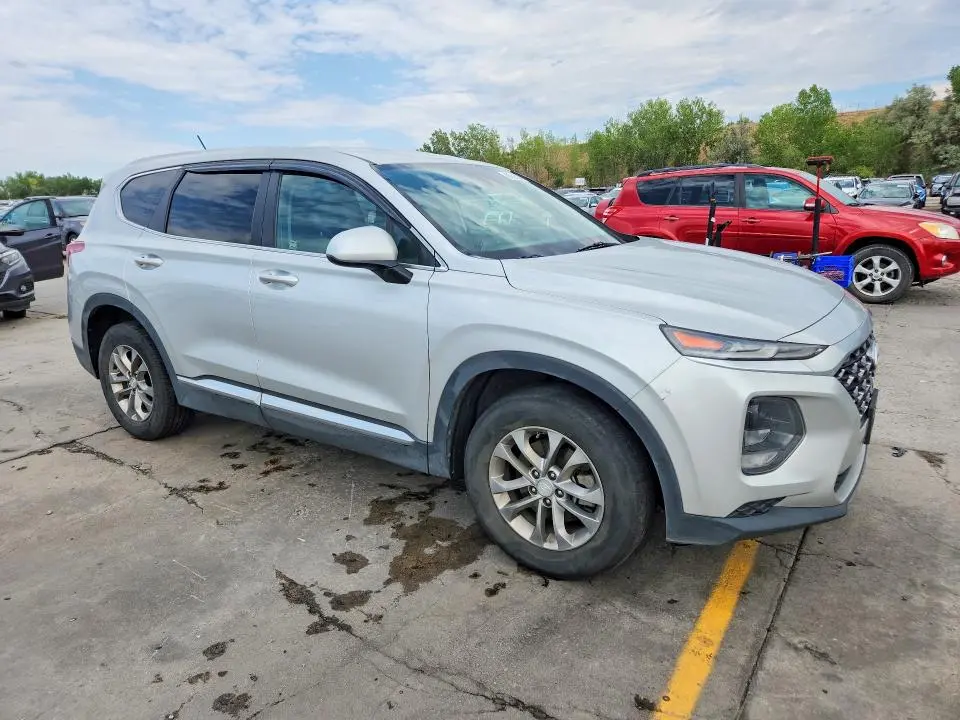 2019 HYUNDAI SANTA FE SE  