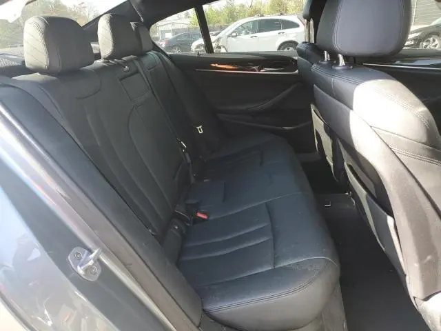 2019 BMW 530E 