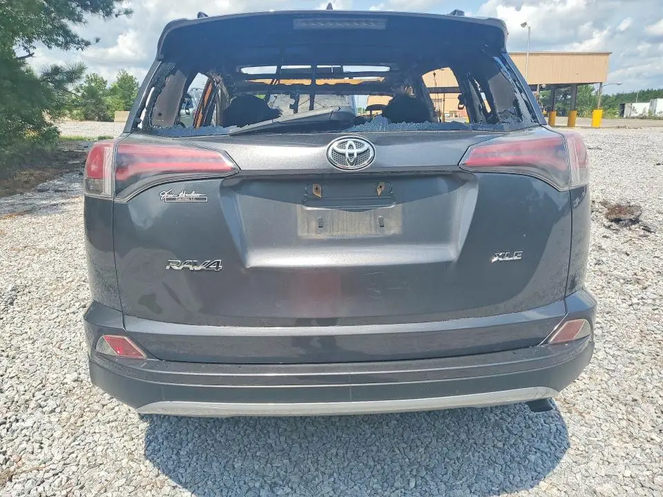 2017 TOYOTA RAV4 XLE   