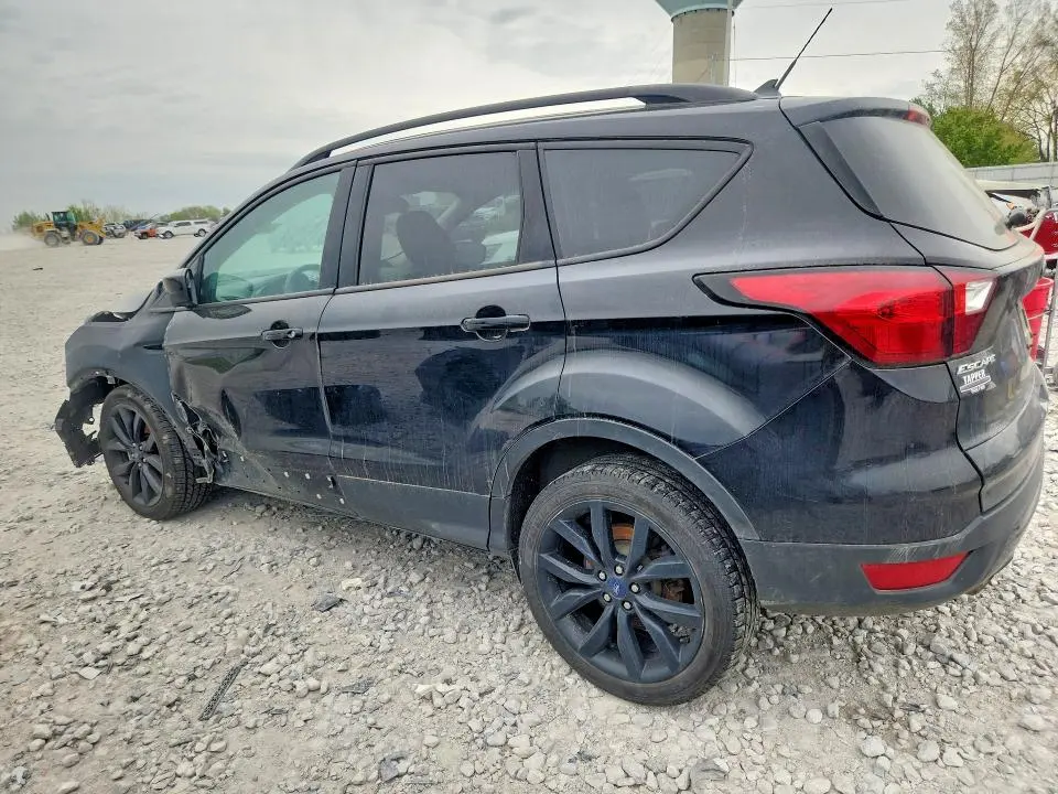 2019 FORD ESCAPE SE  