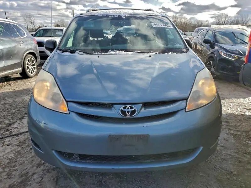 2010 TOYOTA SIENNA CE  