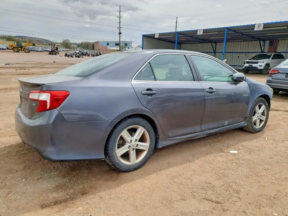 2012 TOYOTA CAMRY SE  