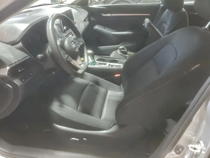 2022 NISSAN ALTIMA SV  
