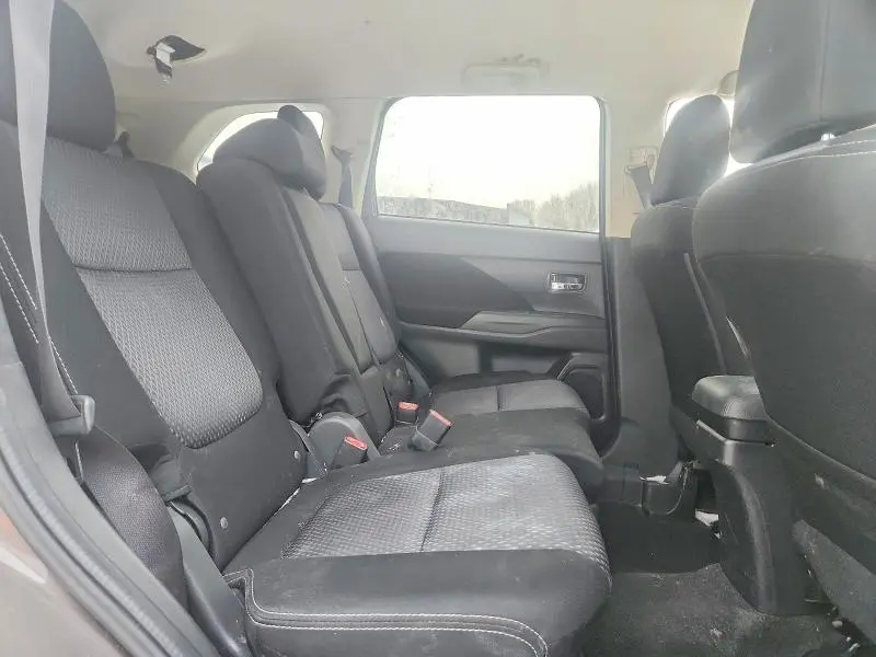 2018 MITSUBISHI OUTLANDER SE  