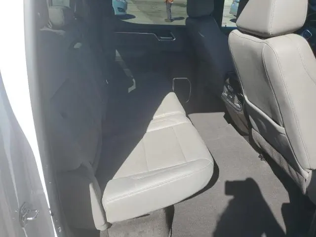 2024 GMC SIERRA K1500 SLT  