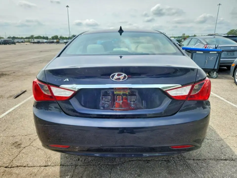 2011 HYUNDAI SONATA GLS  