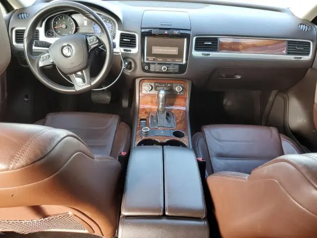 2011 VOLKSWAGEN TOUAREG V6  