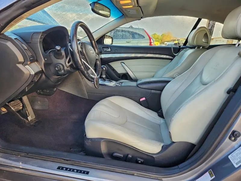 2011 INFINITI G37 BASE  