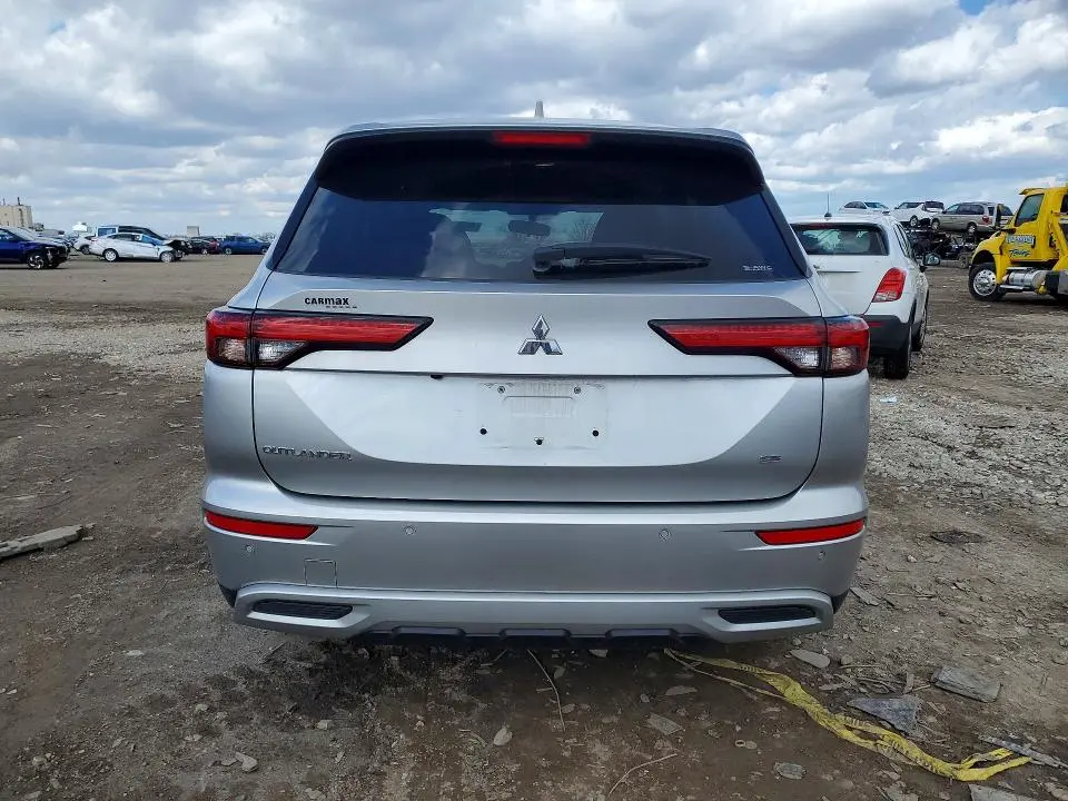 2022 MITSUBISHI OUTLANDER SE  