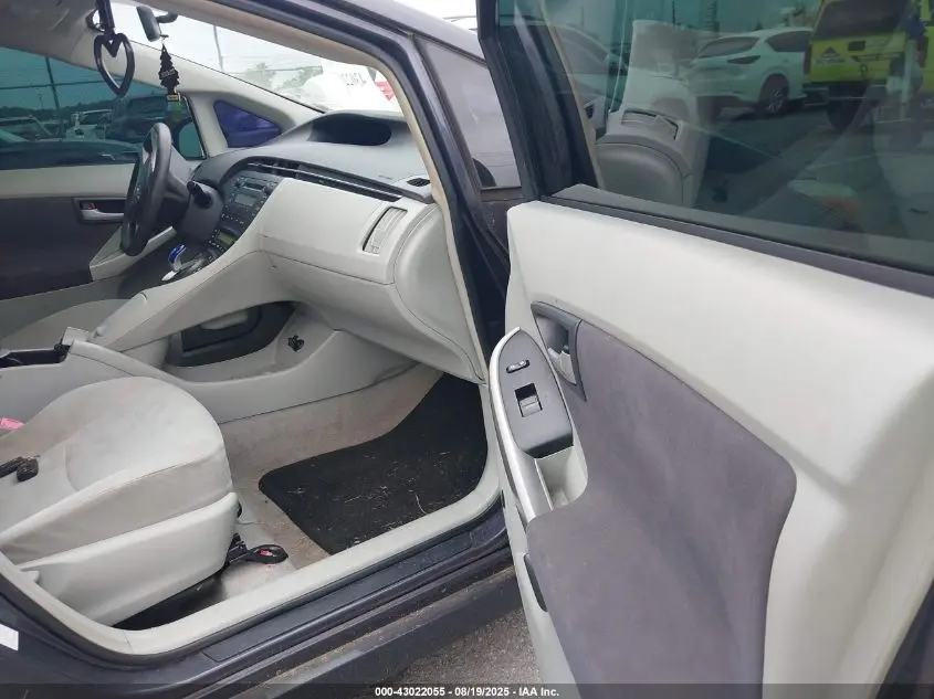 2011 TOYOTA PRIUS THREE