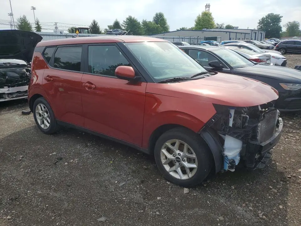 2024 KIA SOUL LX  