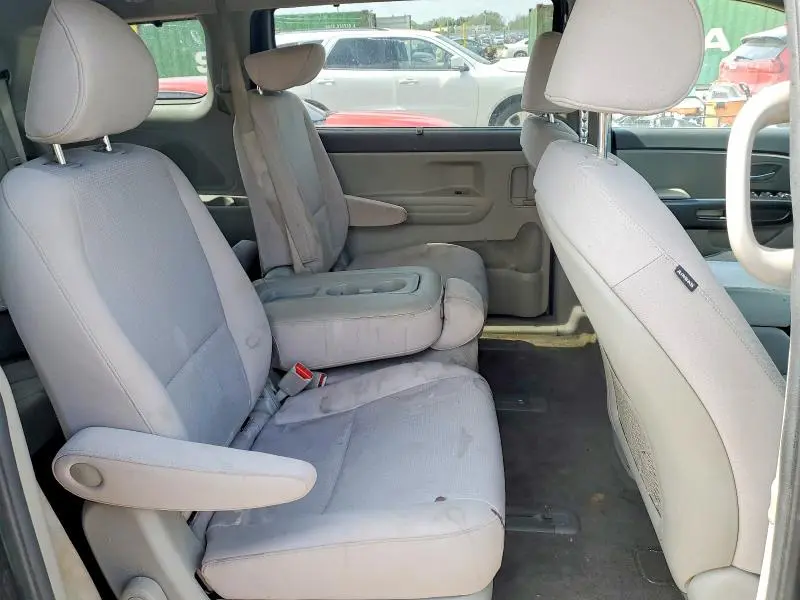 2016 KIA SEDONA LX  