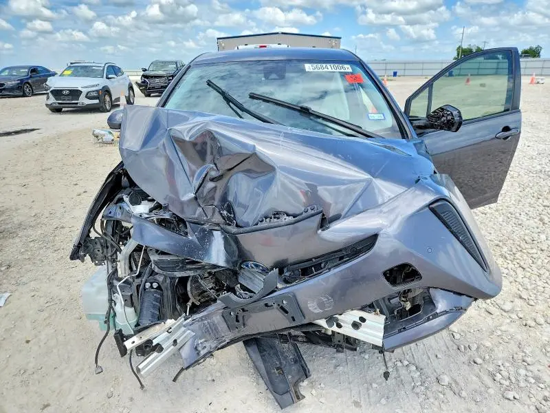 2019 TOYOTA PRIUS LE  