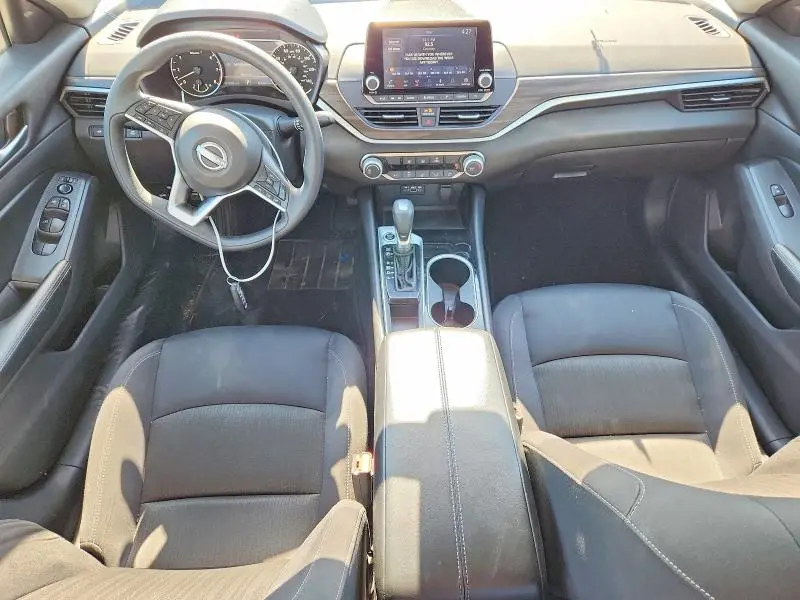 2024 NISSAN ALTIMA SV  