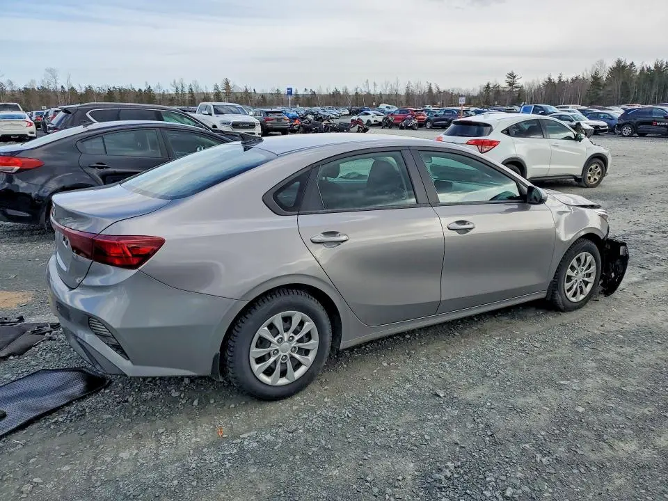 2023 KIA FORTE LX  