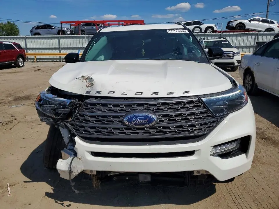 2023 FORD EXPLORER XLT  