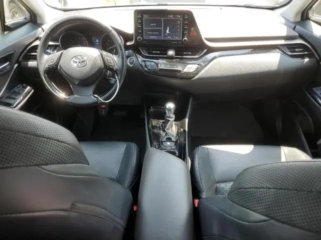 2020 TOYOTA C-HR XLE  