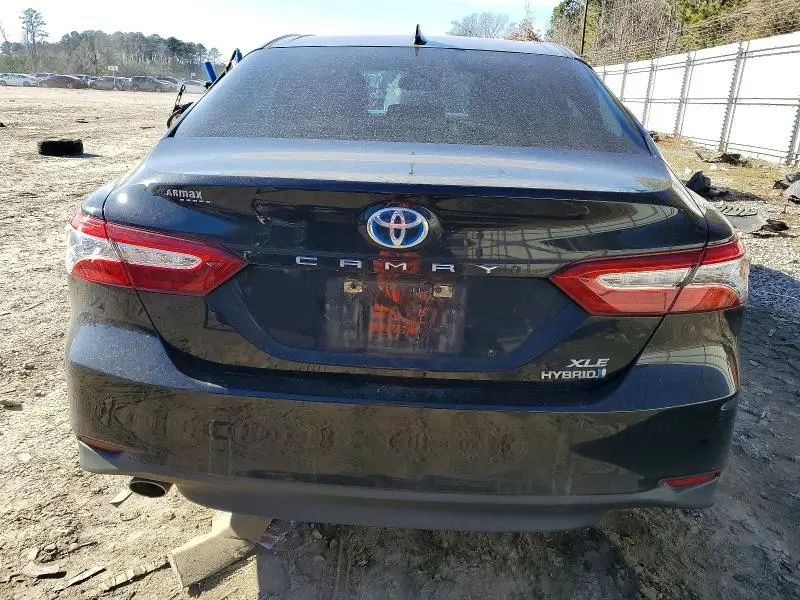 2020 TOYOTA CAMRY XLE  