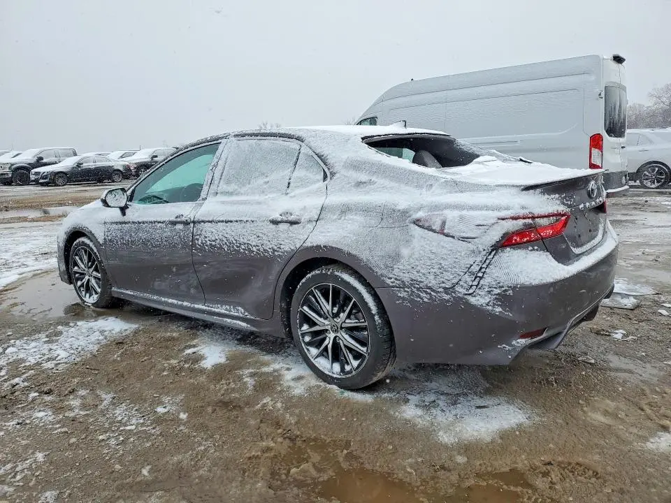 2022 TOYOTA CAMRY SE  