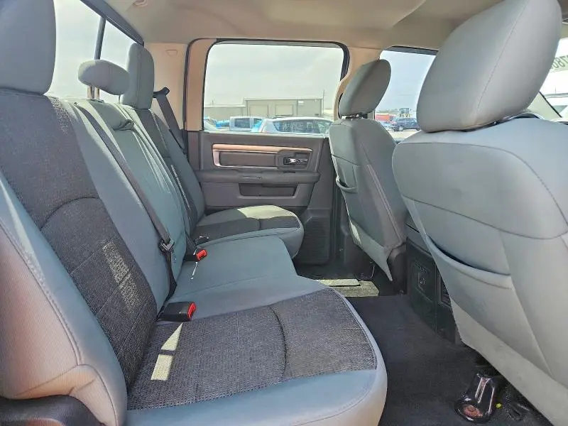 2013 RAM 1500 SLT  