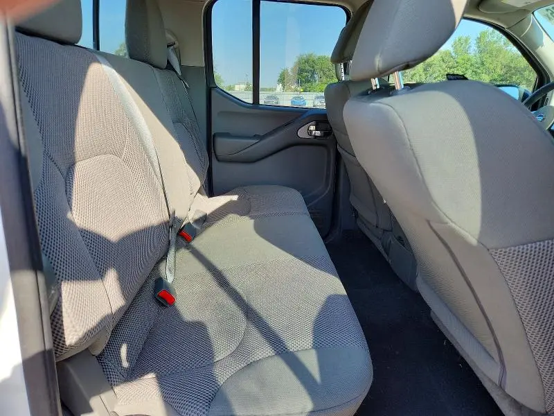 2021 NISSAN FRONTIER SV  