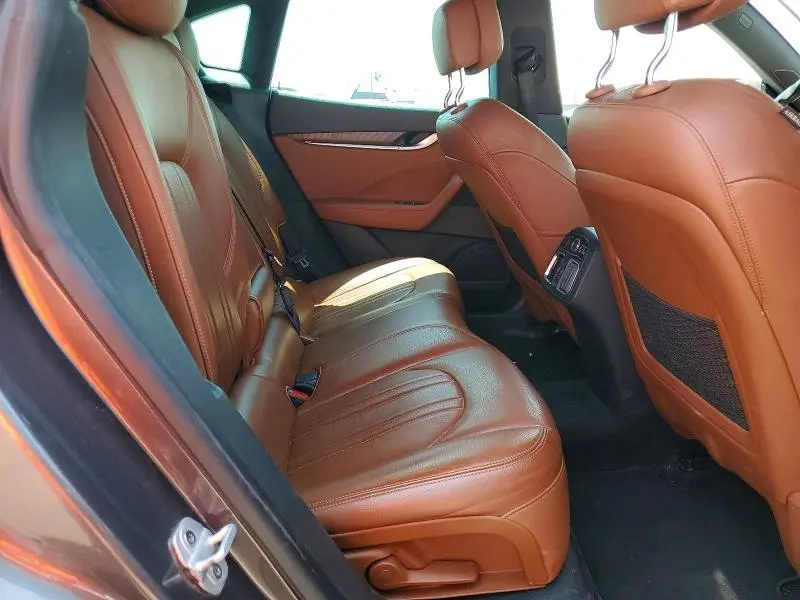 2022 MASERATI LEVANTE BASE  