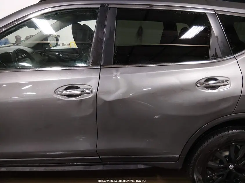 2017 NISSAN ROGUE SV