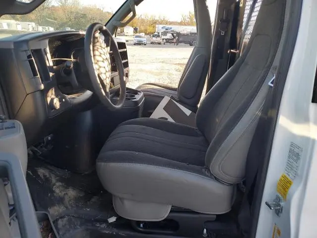 2025 GMC SAVANA G2500  