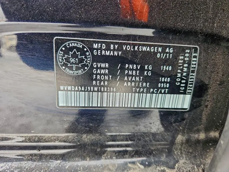 2011 VOLKSWAGEN GOLF   