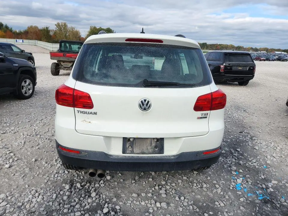 2016 VOLKSWAGEN TIGUAN S  