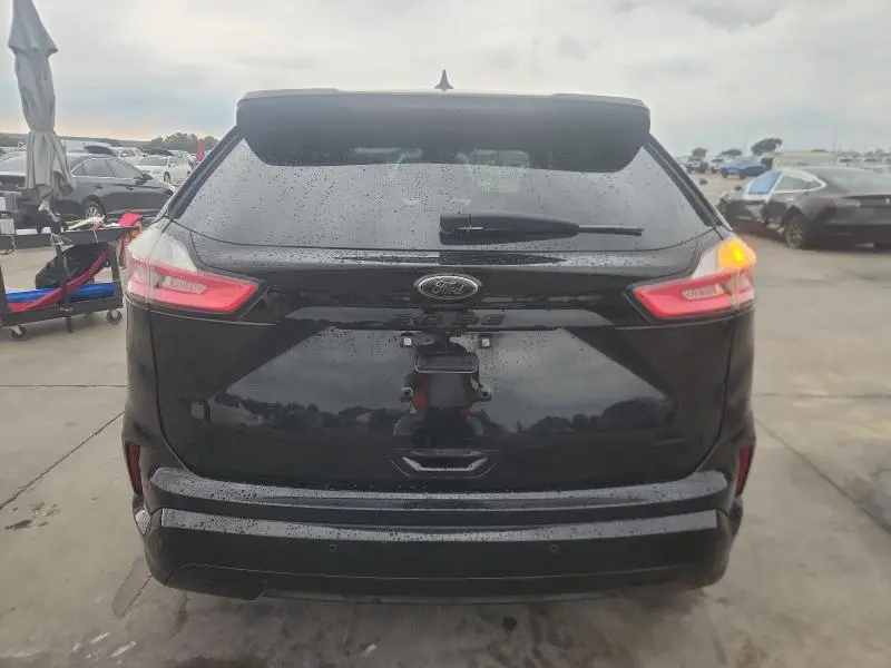 2023 FORD EDGE SE  