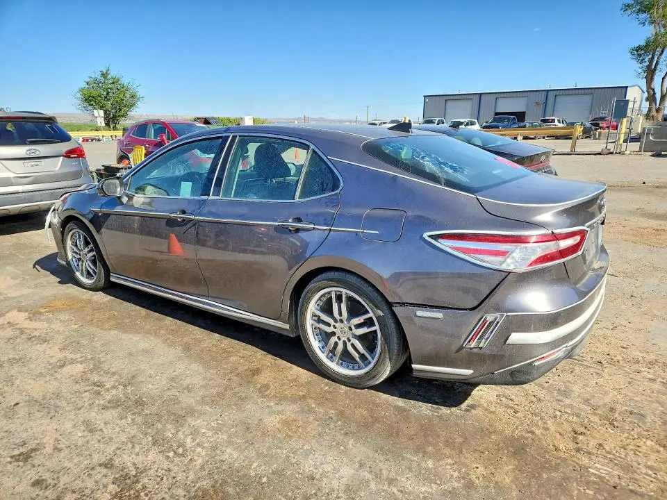 2018 TOYOTA CAMRY XLE  